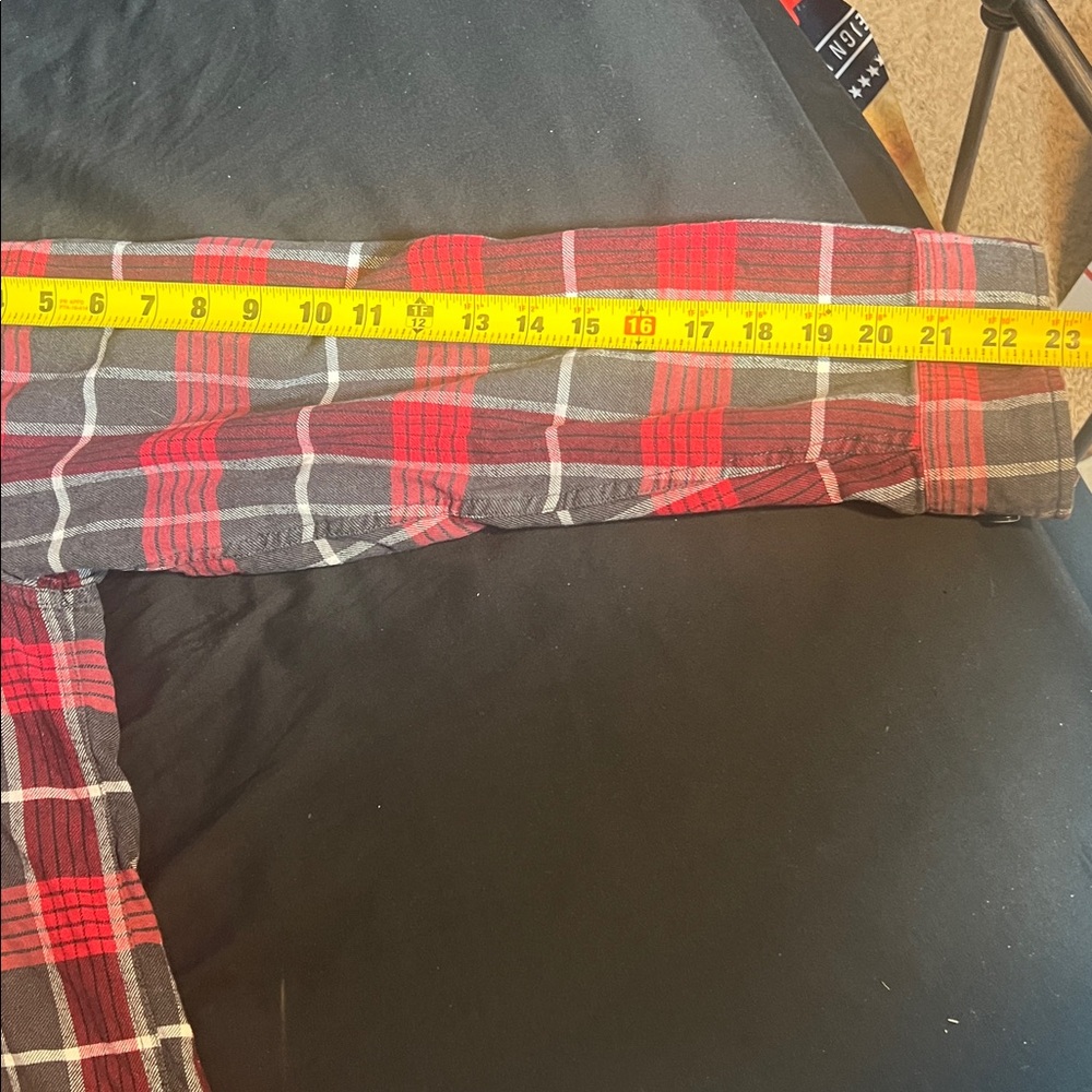 Weatherproof Vintage Men’s Red and Gray Plaid Button-Up Shirt Size Large - Picture 3 of 5